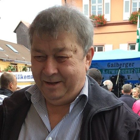 Rolf-Dieter Schätzle, Gründungsmitglied der Aktiven Gaiberger, bei der Gaiberger Kerwe